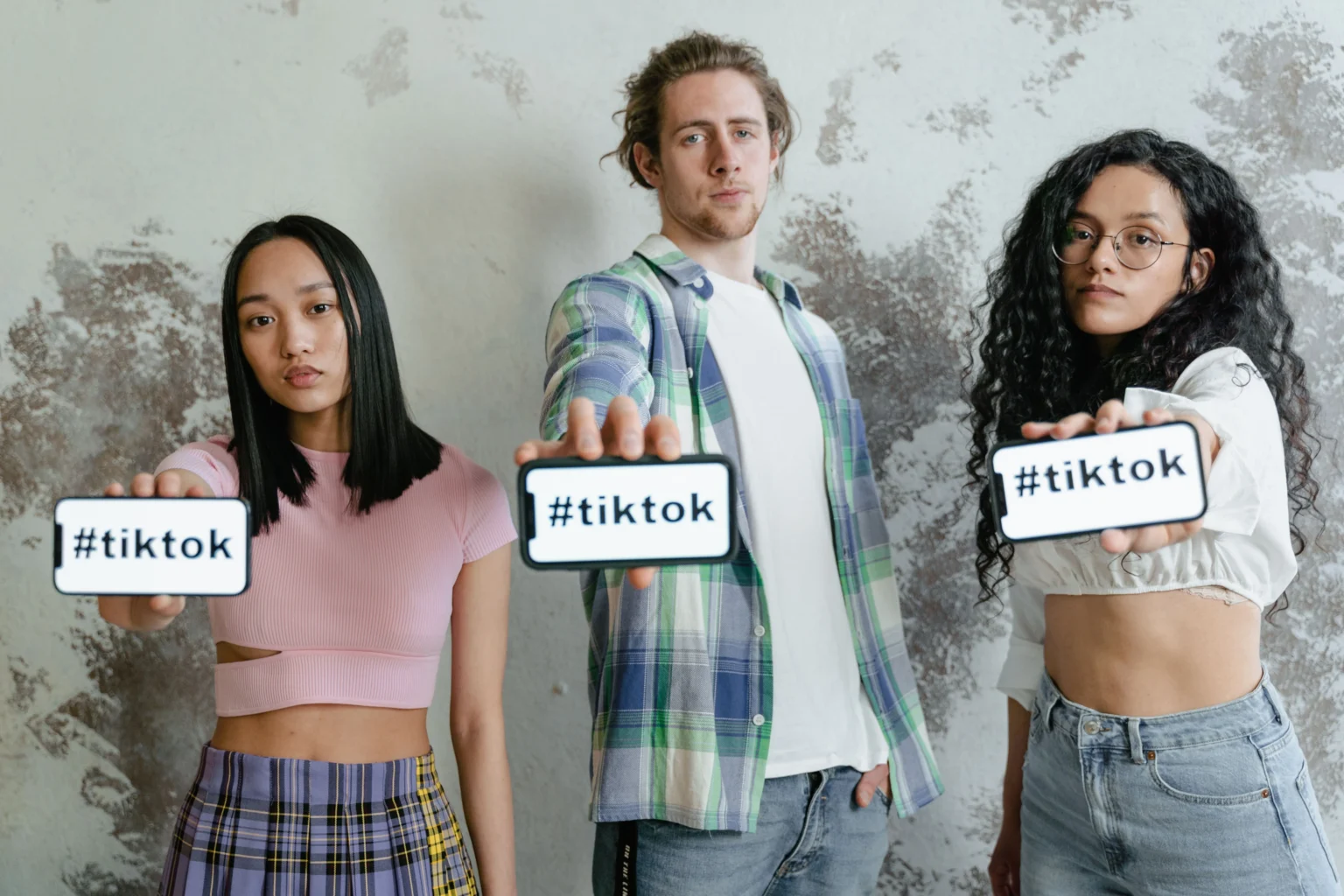 Illustration d’une stratégie de contenu TikTok pour une marque B2B industrielle